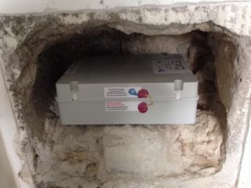 Installation EVO assèchement électronique définitif murs sols contre remontées capillaires sans travaux durable garantie longue France écologique bâtiment
