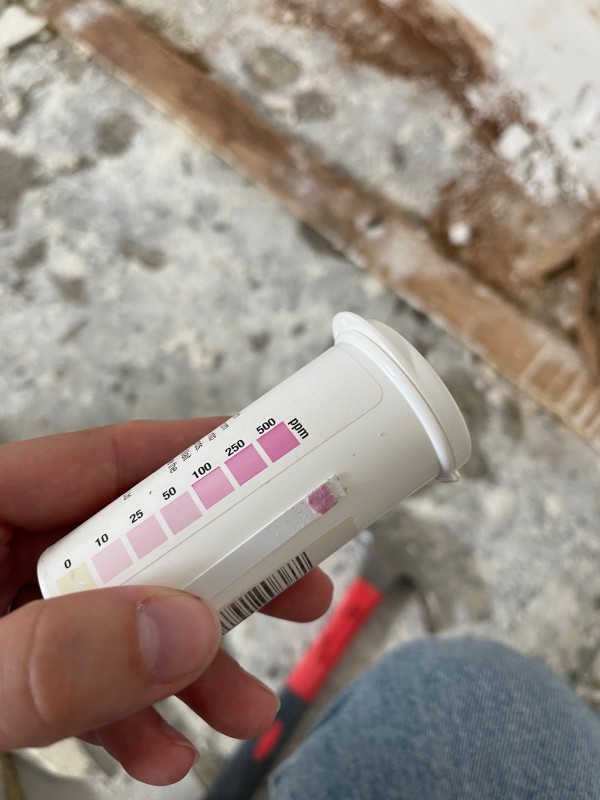 Infiltrations d’eau ou remontées capillaires ? Peut-on avoir les deux problèmes simultanément dans une maison avec murs enterrés à Limonest