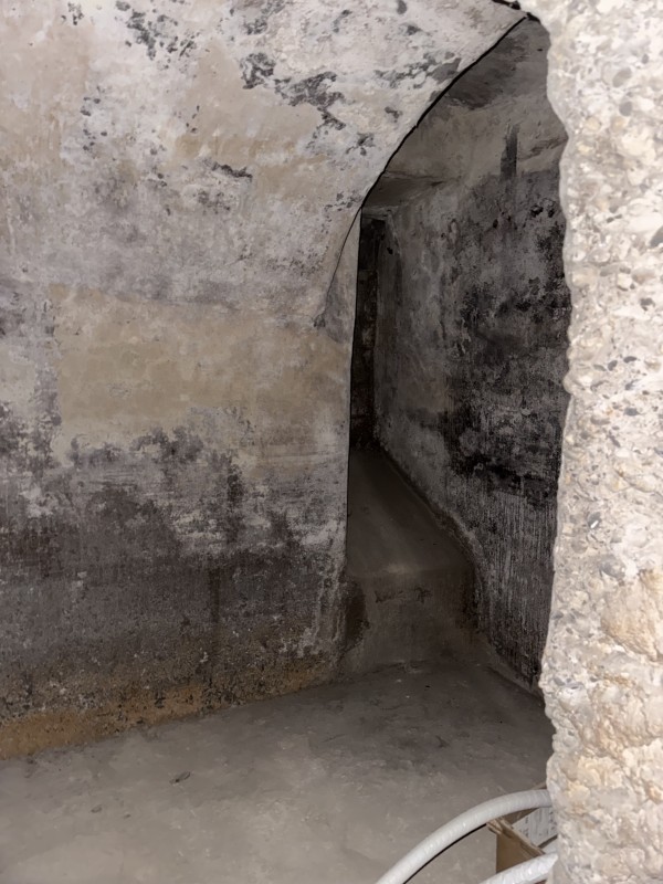 Traitement efficace des murs extérieurs contre le salpêtre par injection de résine – protection durable maison à Aix en Provence