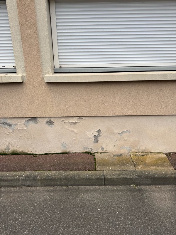 la condensation de l'air dans un immeuble récent à Paris